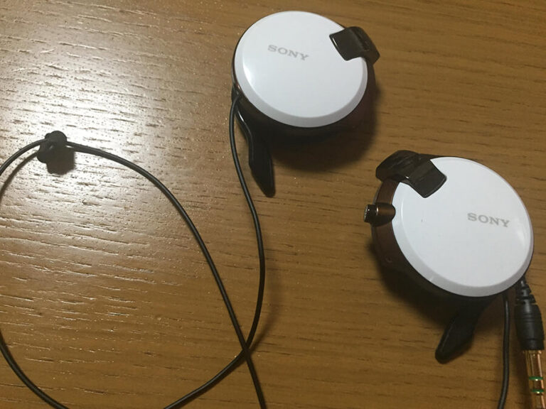 イヤホン